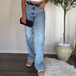 Denim straight leg/wide leg jeans. Light blue wash. Size 29.